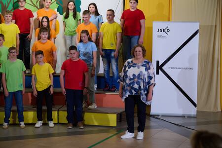 035_Zapojmo pomladi II_dan